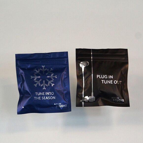 Lot Of 2 New Delta Airlines Wired Earbuds Plug In-Tune Out Delta Studio - Picture 2 of 4